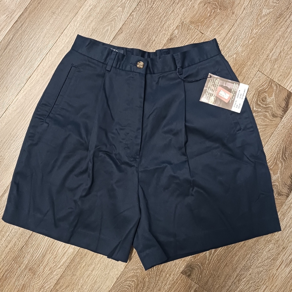NWT Womens Cutter & Buck Navy Blue Shorts Size 6